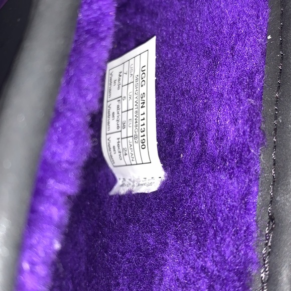 SOLD! UGG mini classics clear - Picture 10 of 10